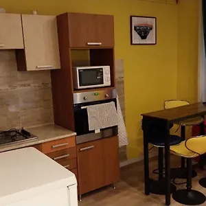 Yellow Blue , Budapeszt Węgry